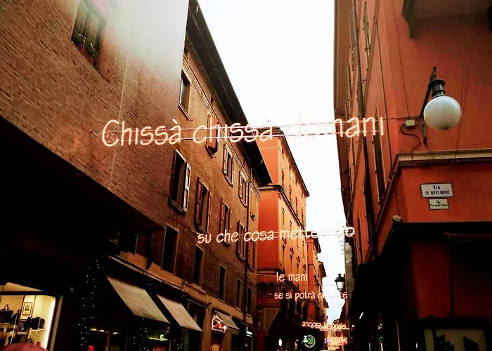 2towers House_centro Storico Di شقة